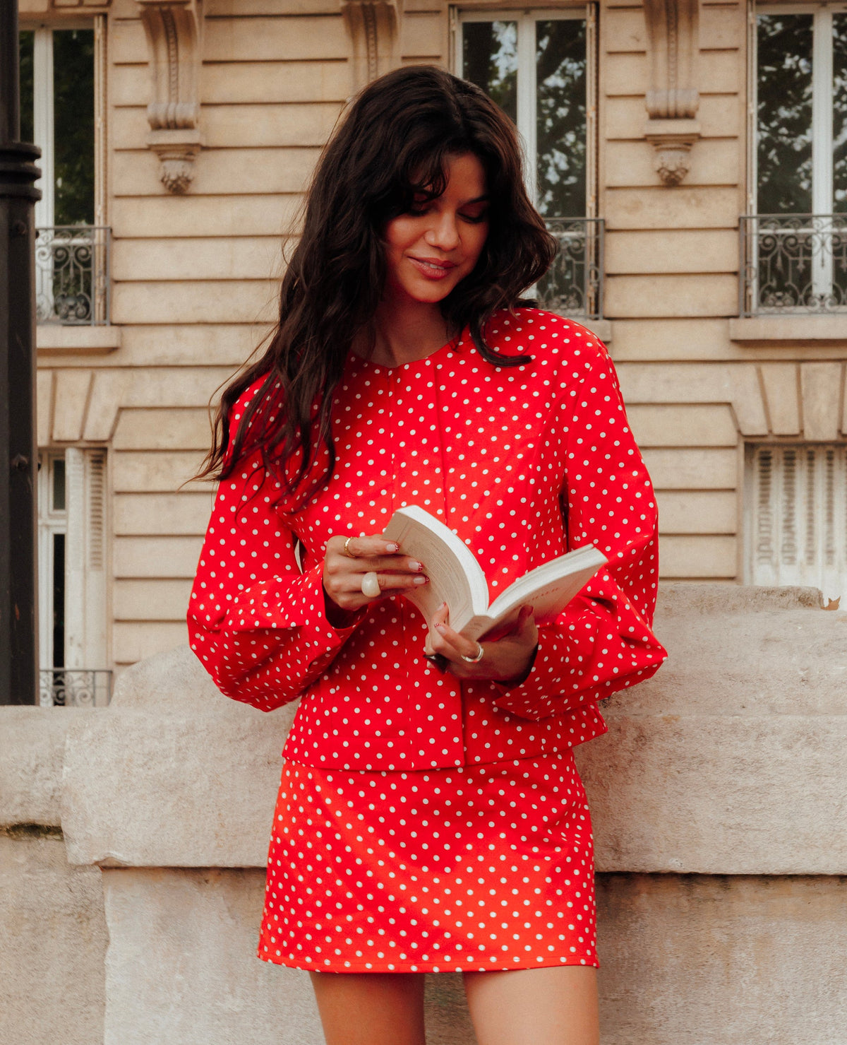 Veste cintrée manches ballons motif pois