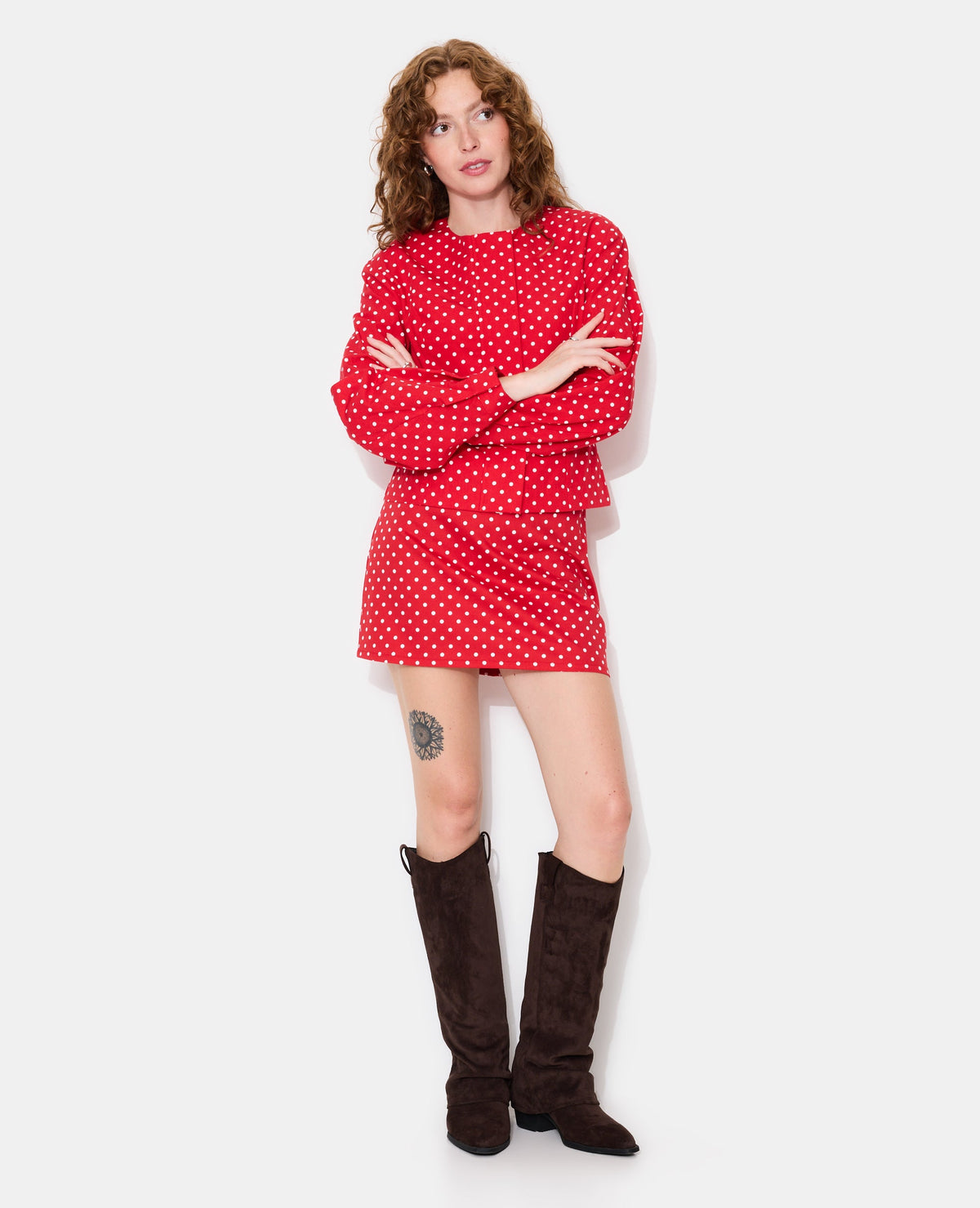 Veste cintrée manches ballons motif pois