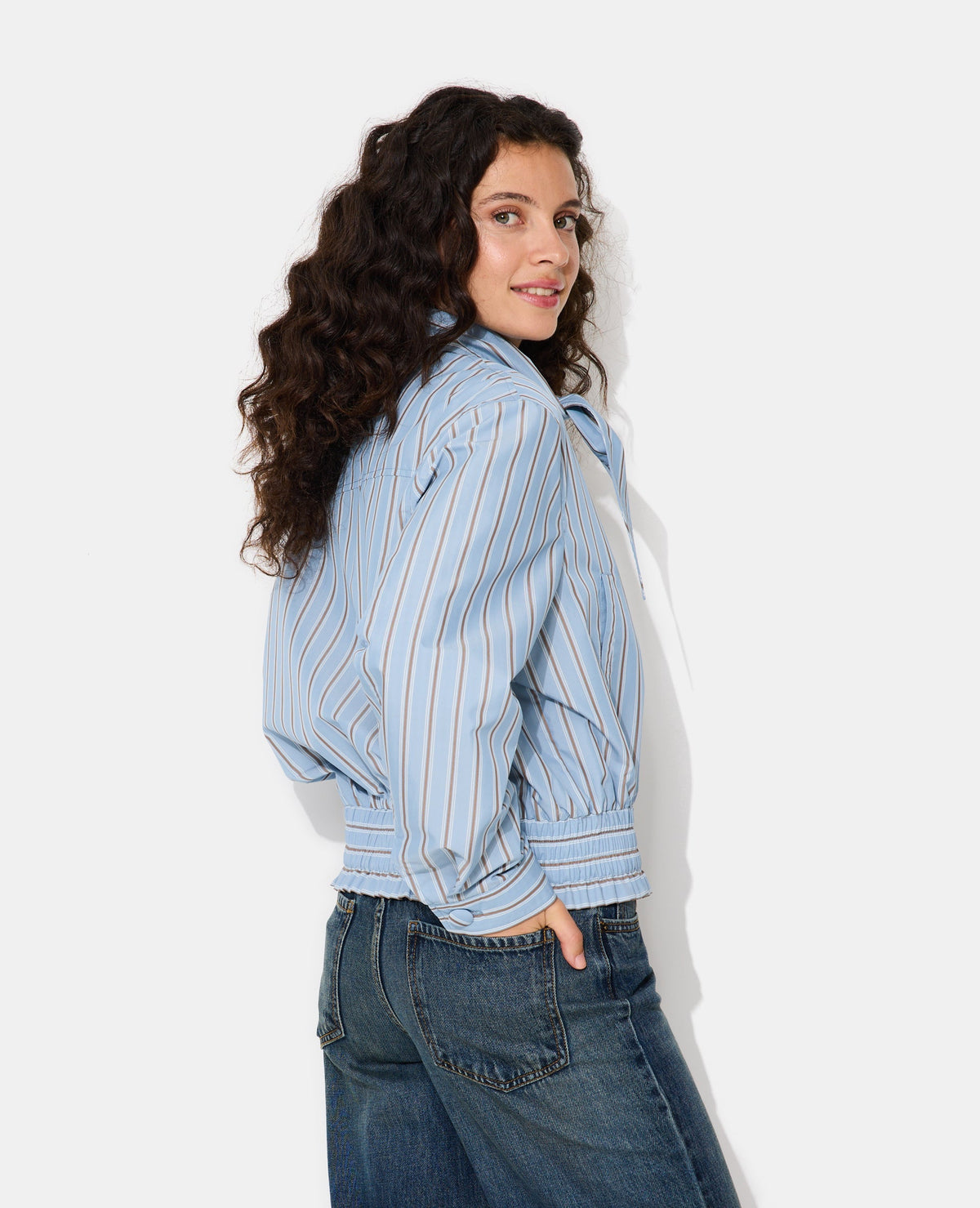 Blouson court rayé avec col nœud
