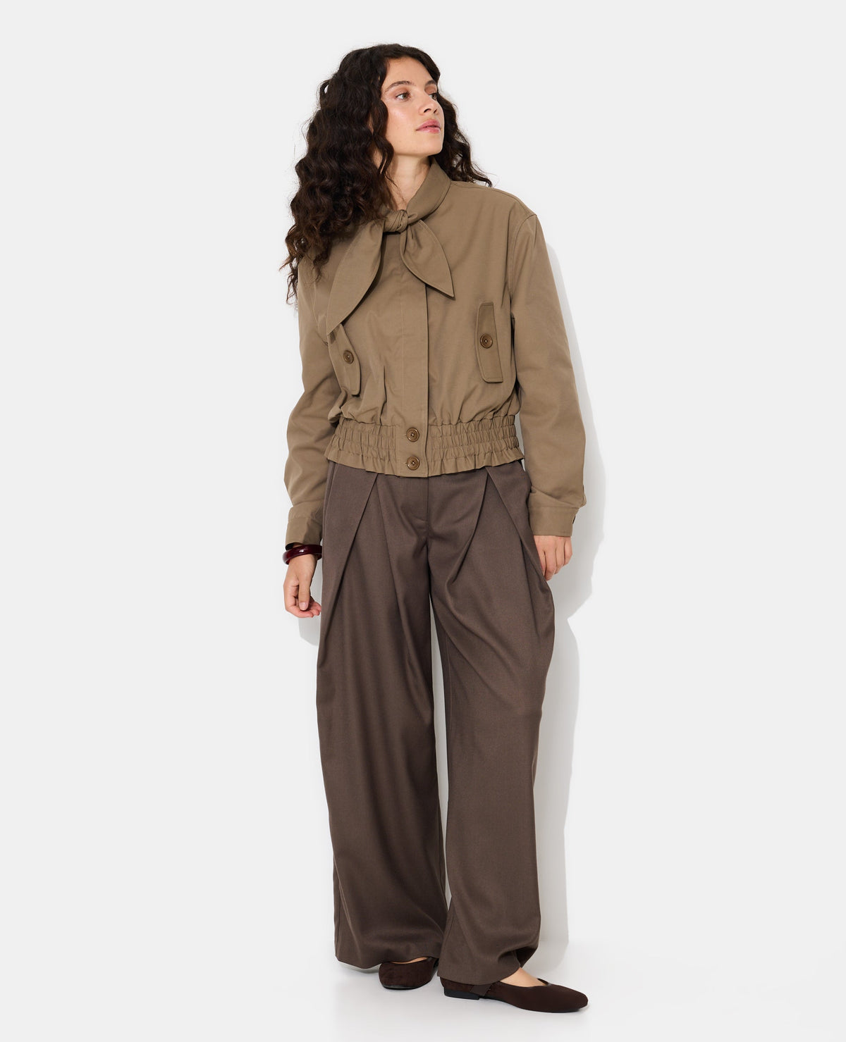 Blouson court avec col nœud