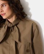 Blouson court avec col nœud