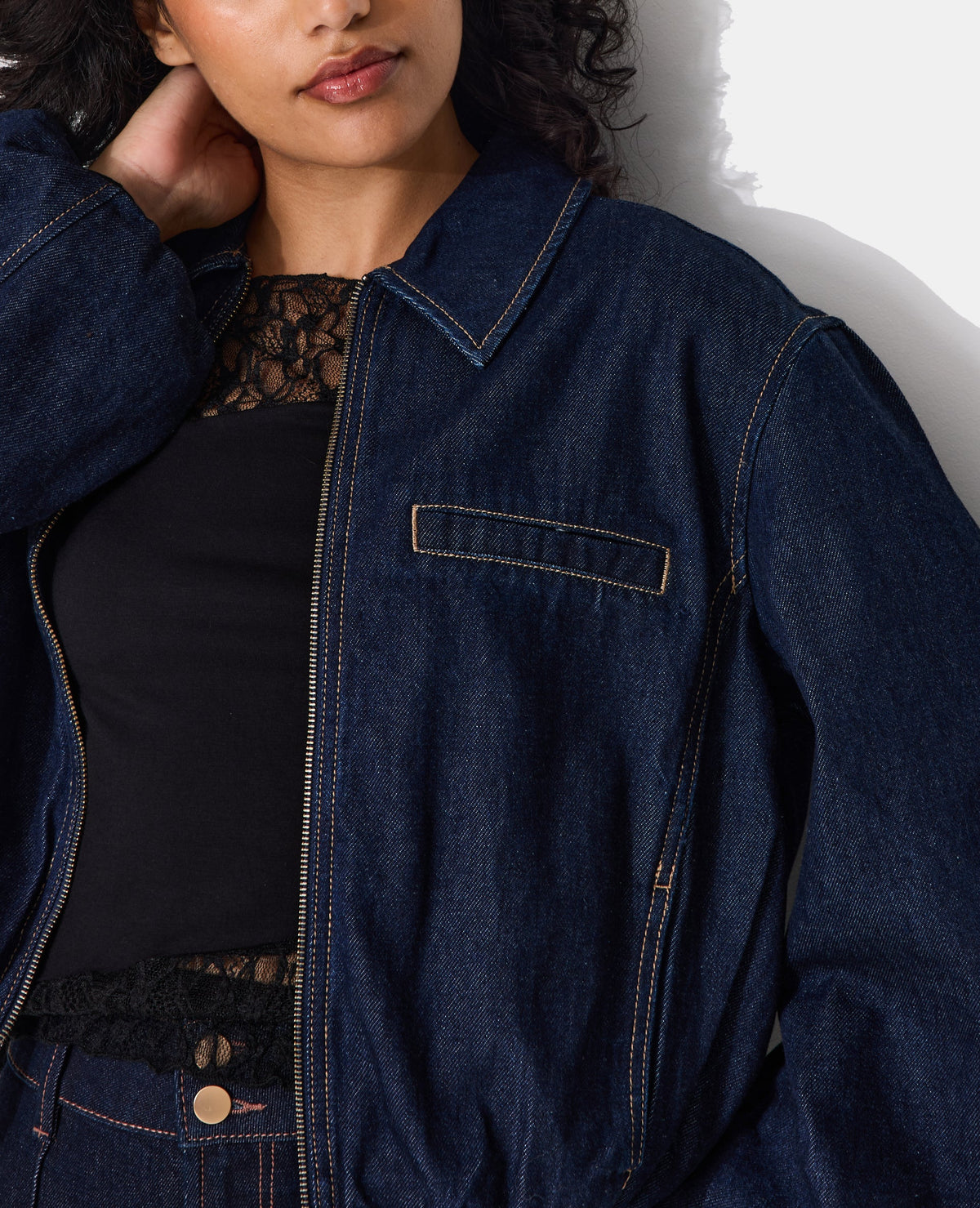 Veste boule en jean avec col chemise