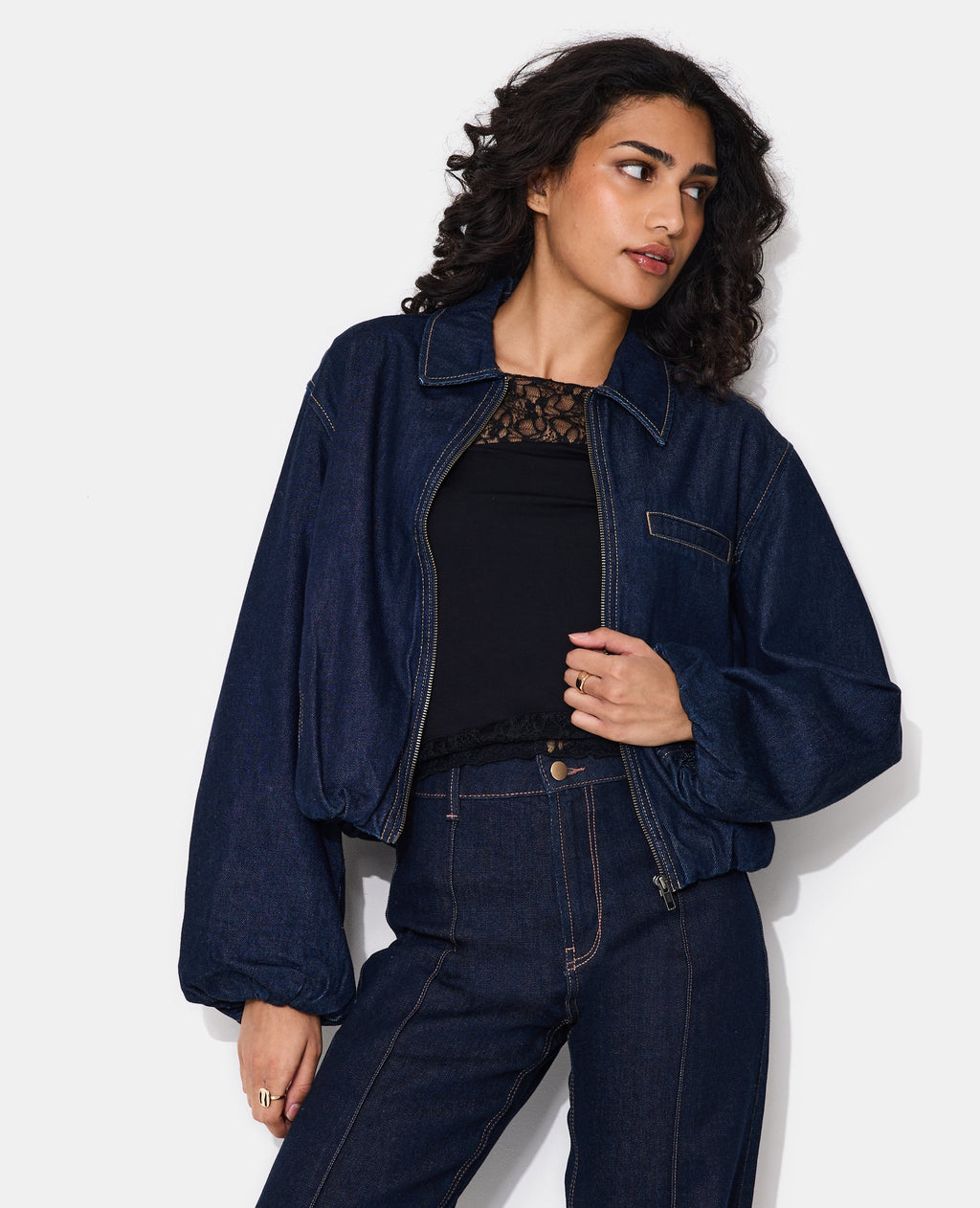 Veste boule en jean avec col chemise
