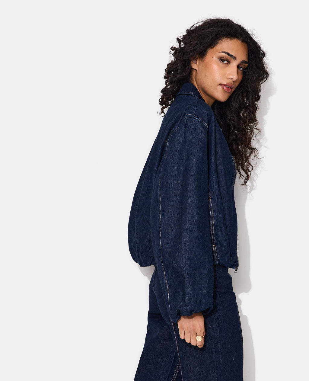 Veste boule en jean avec col chemise