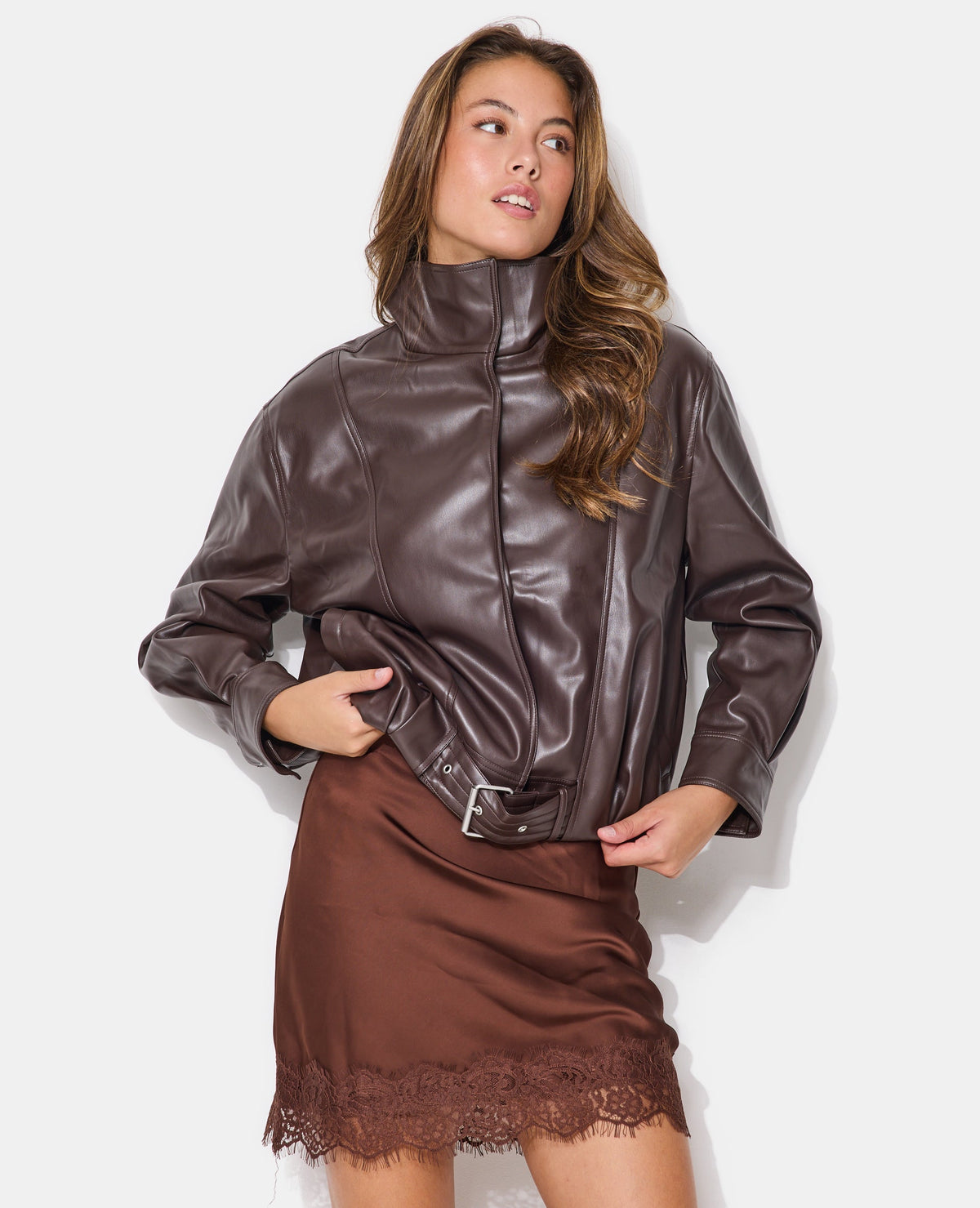 Blouson en simili forme vintage avec col montant