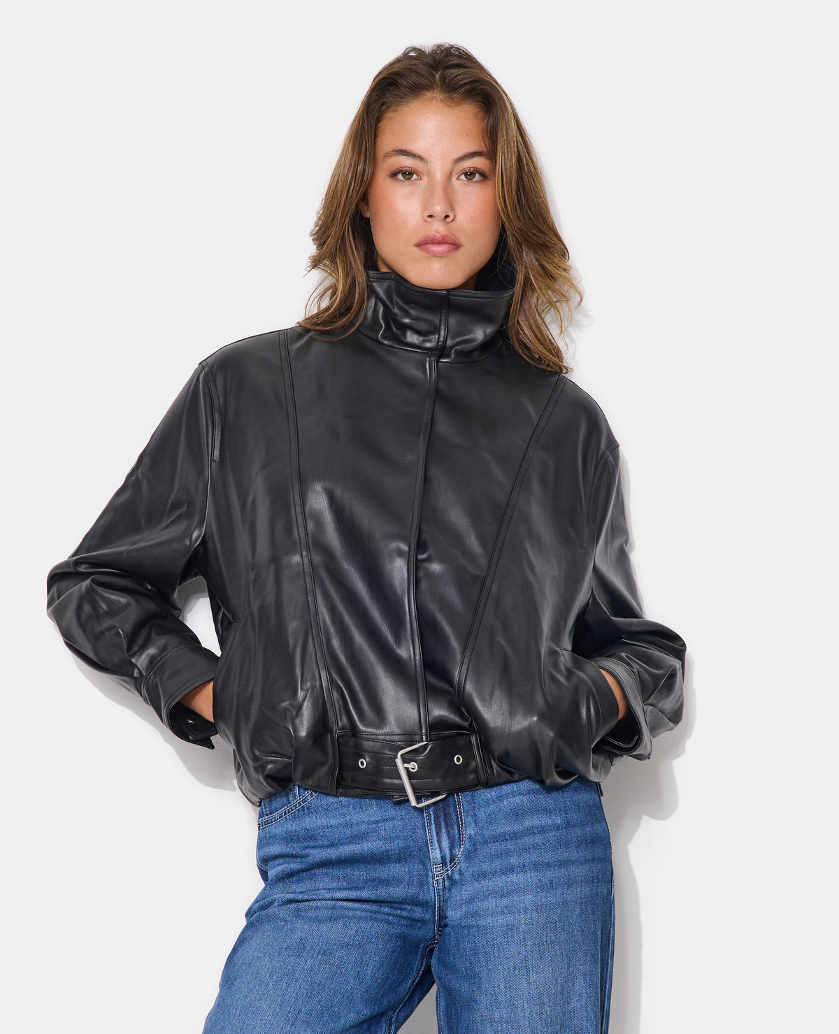 Blouson en simili forme vintage avec col montant