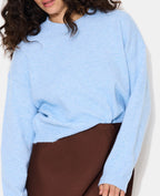 Pull court avec encolure ronde