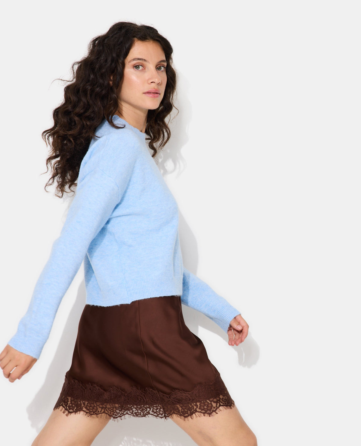 Pull court avec encolure ronde