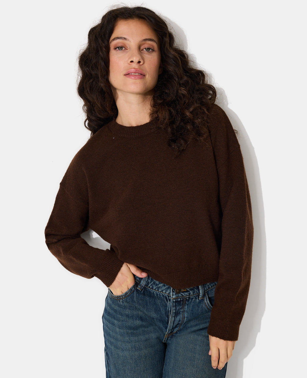 Pull court avec encolure ronde