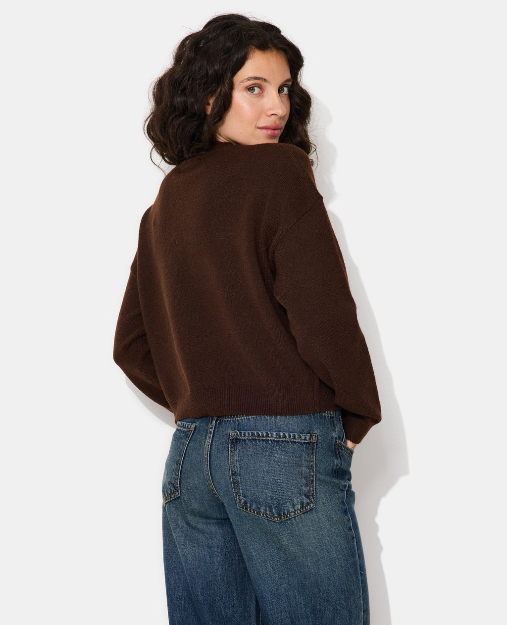 Pull court avec encolure ronde