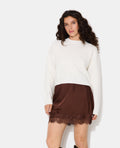 Pull court avec encolure ronde