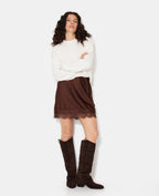 Pull court avec encolure ronde