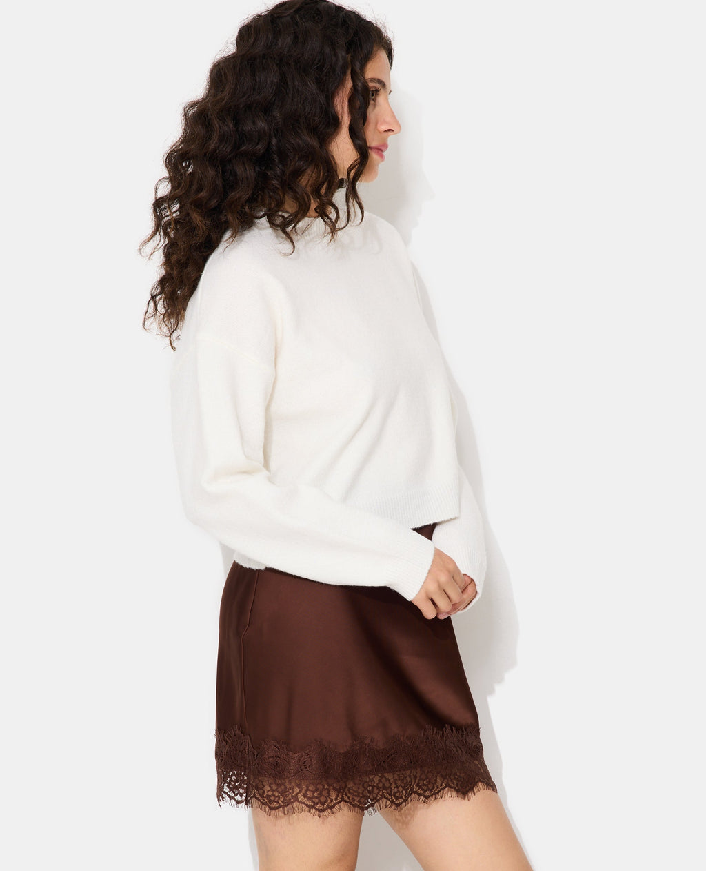 Pull court avec encolure ronde