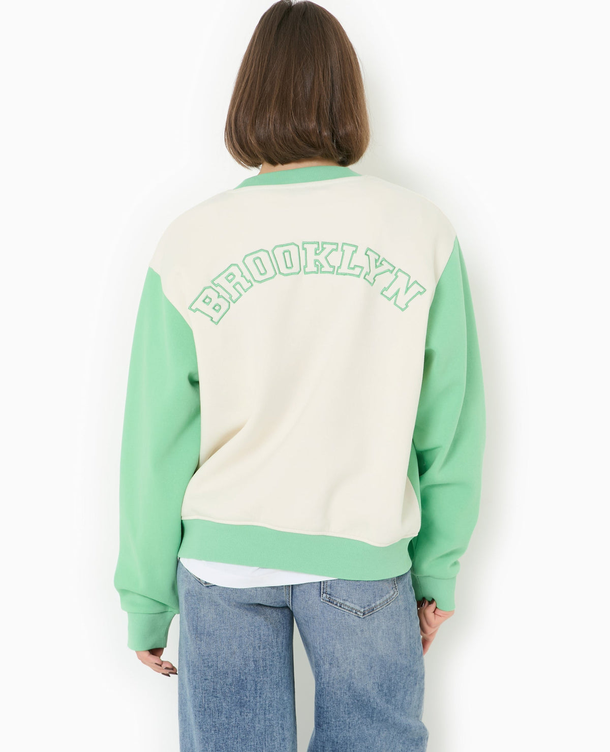 Sweat bicolore avec broderie poitrine et dos