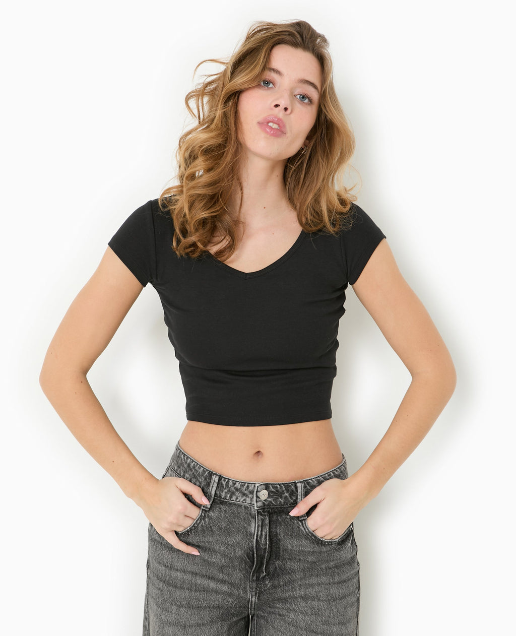 T-shirt court col V