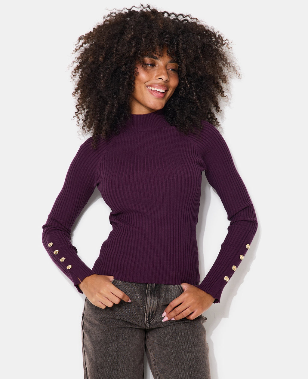 Pull ajusté en maille côtelée avec boutons bijoux
