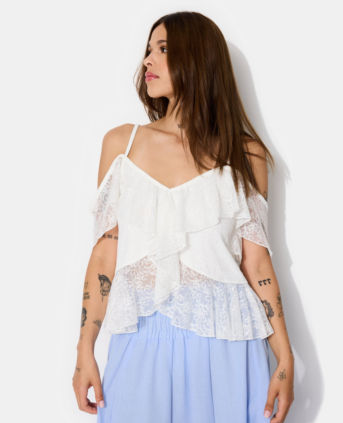 Top à bretelles en dentelle avec volants