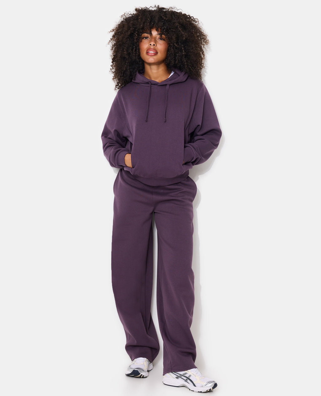 Sweat capuche avec jeux de couture