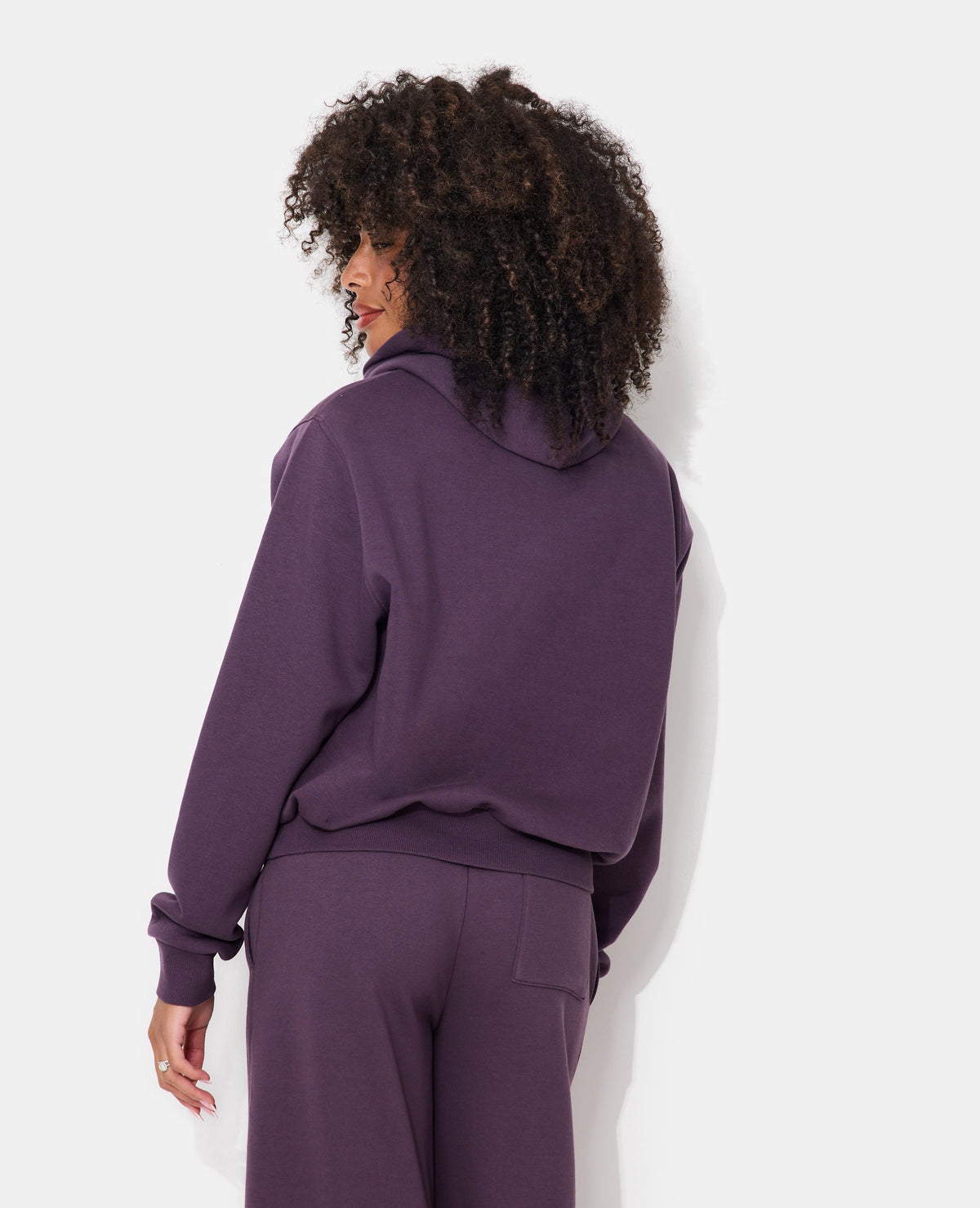 Sweat capuche avec jeux de couture