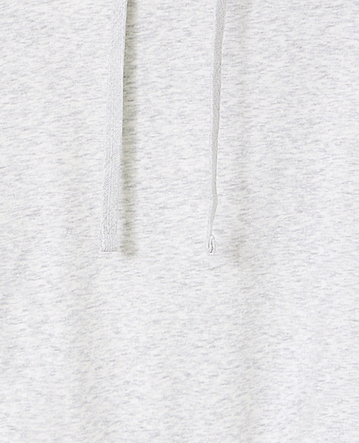Sweat capuche avec jeux de couture
