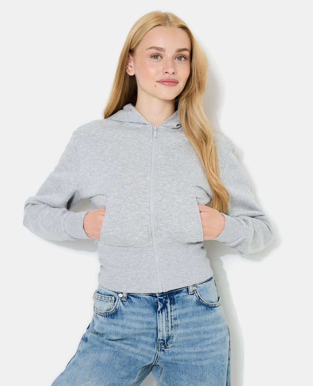 Sweat court zippé avec capuche