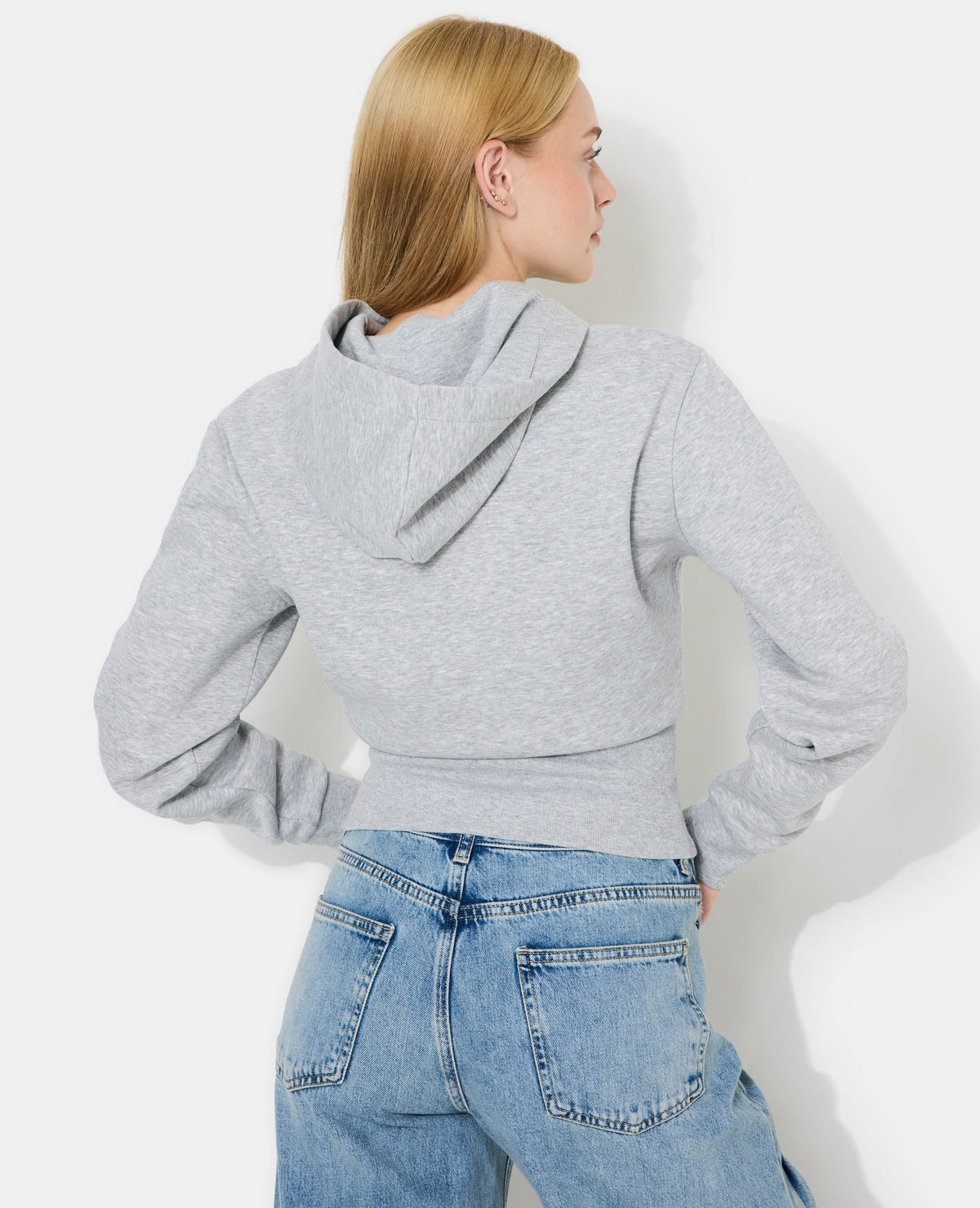 Sweat court zippé avec capuche