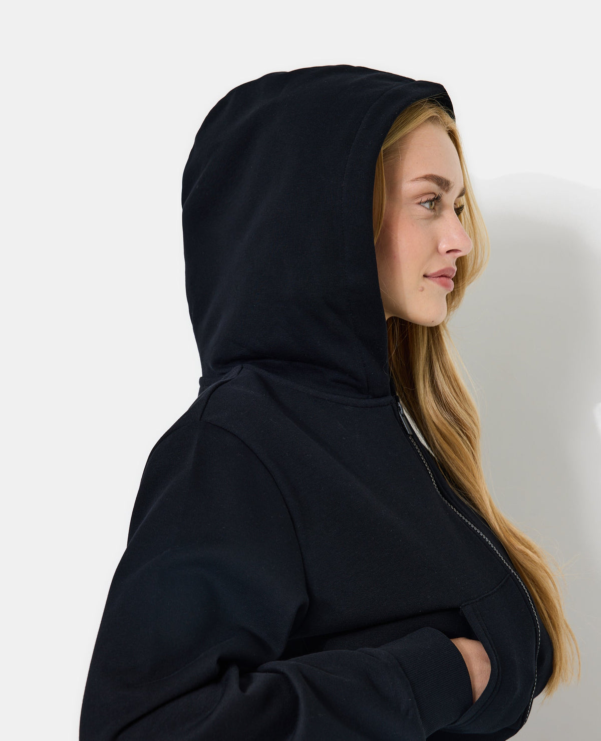 Sweat court zippé avec capuche