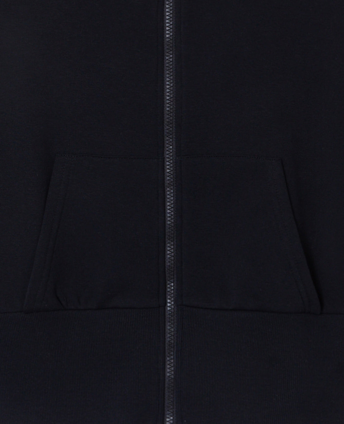 Sweat court zippé avec capuche