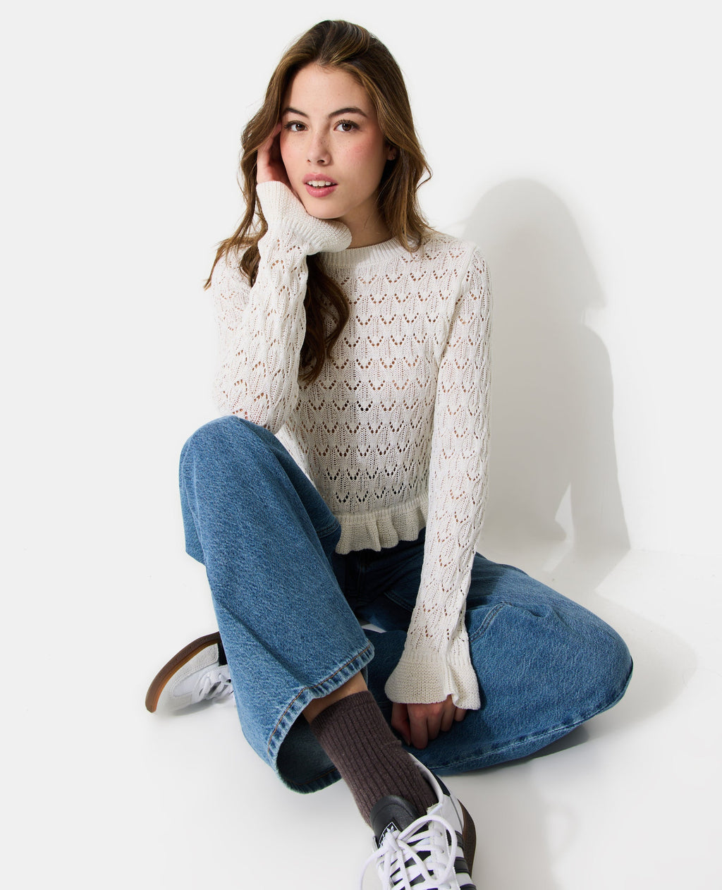 Pull en maille ajourée avec petits volants