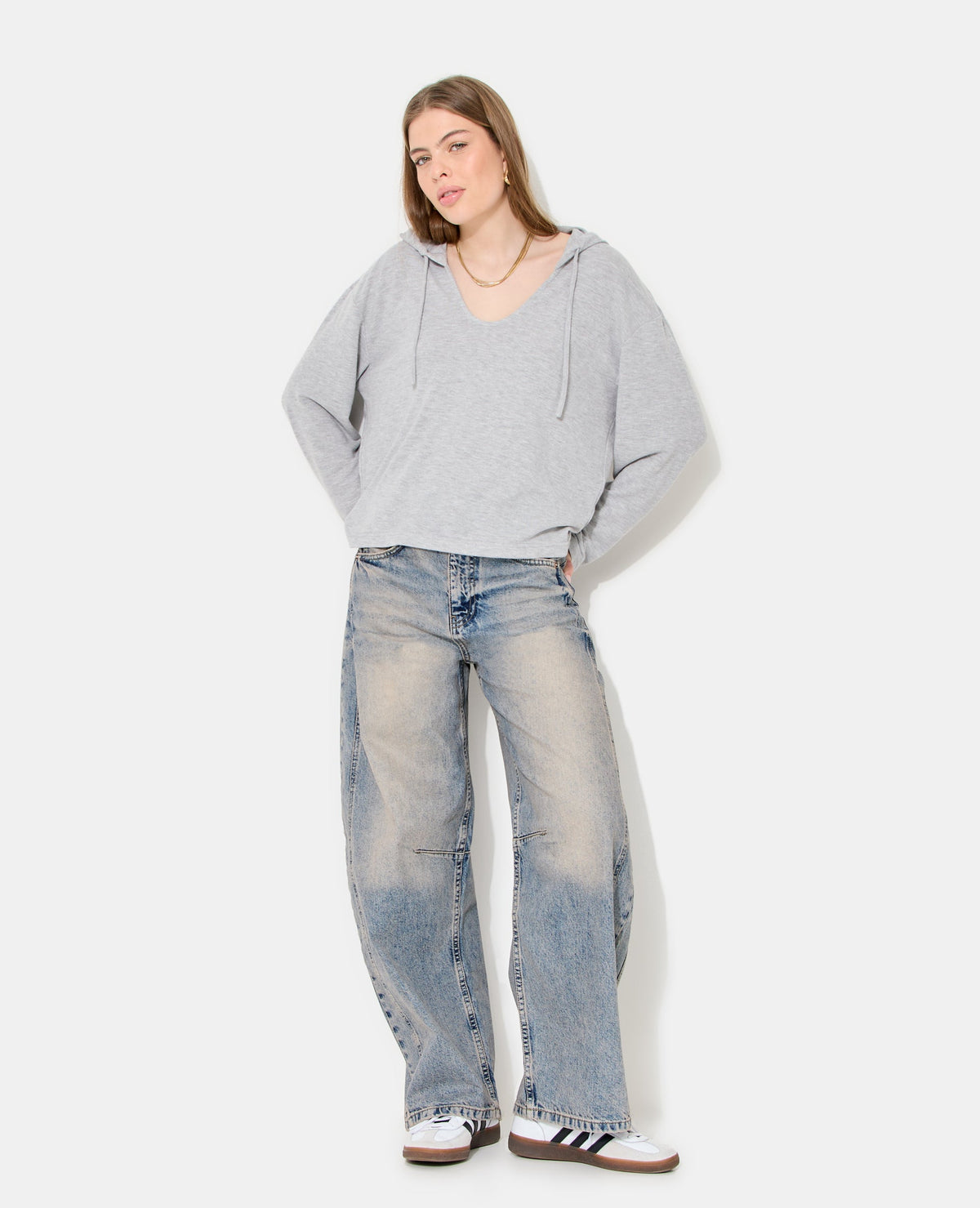 T-shirt manches longues en tissu doux avec capuche