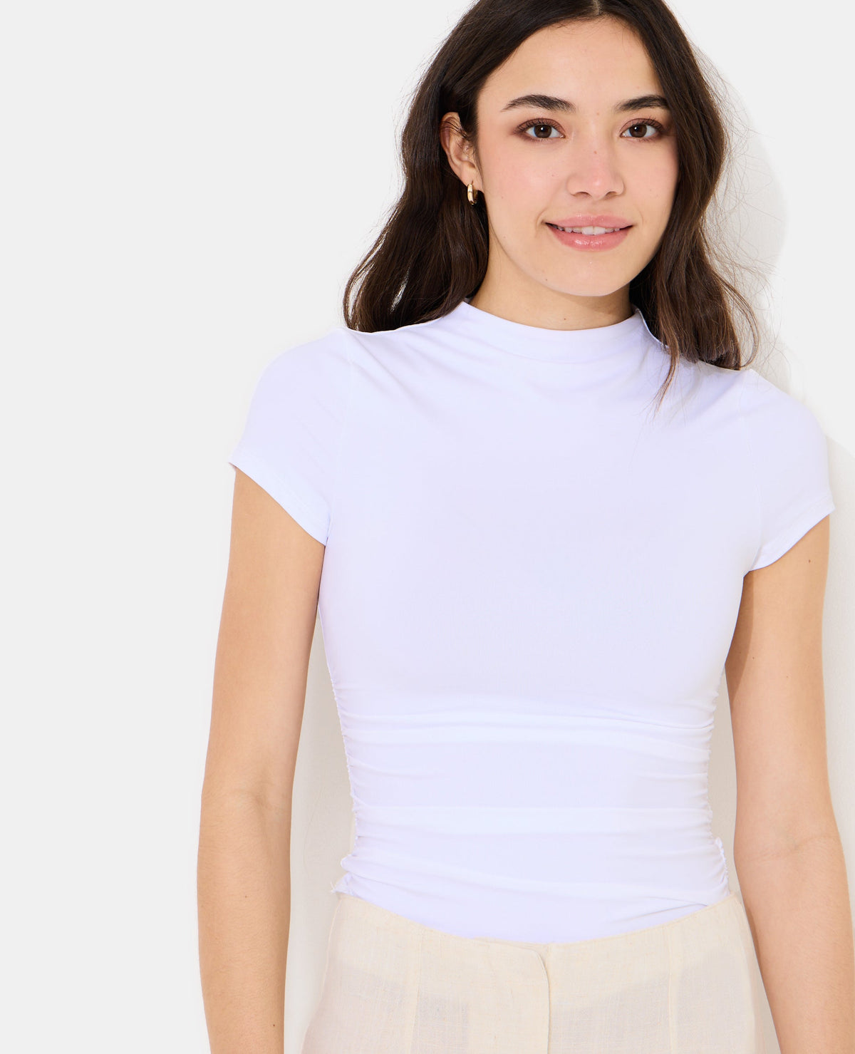 T-shirt avec col montant et fronces côtés