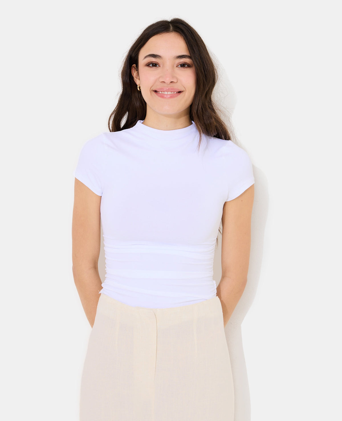 T-shirt avec col montant et fronces côtés