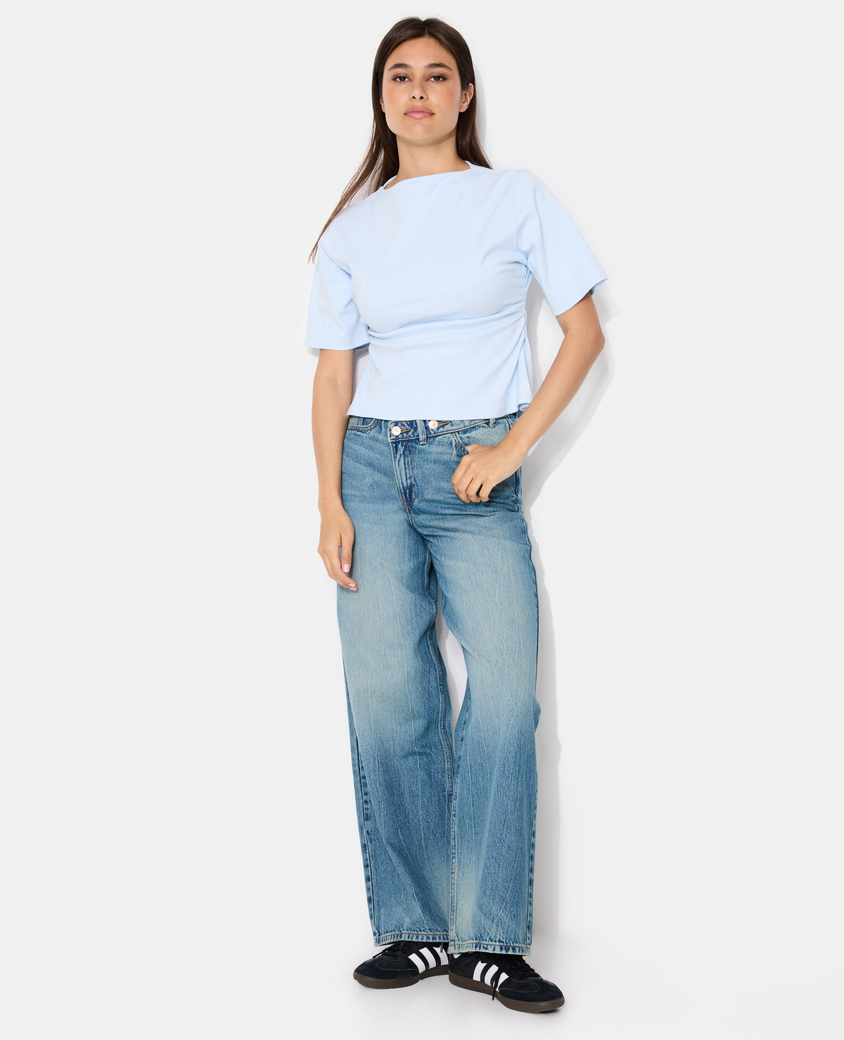T-shirt avec taille resserrée et froncée