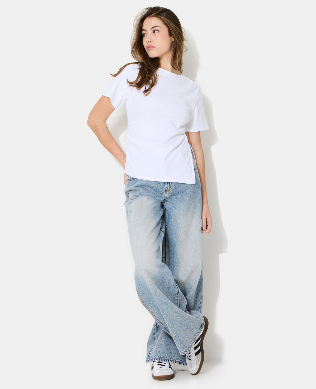 T-shirt asymétrique avec fronces