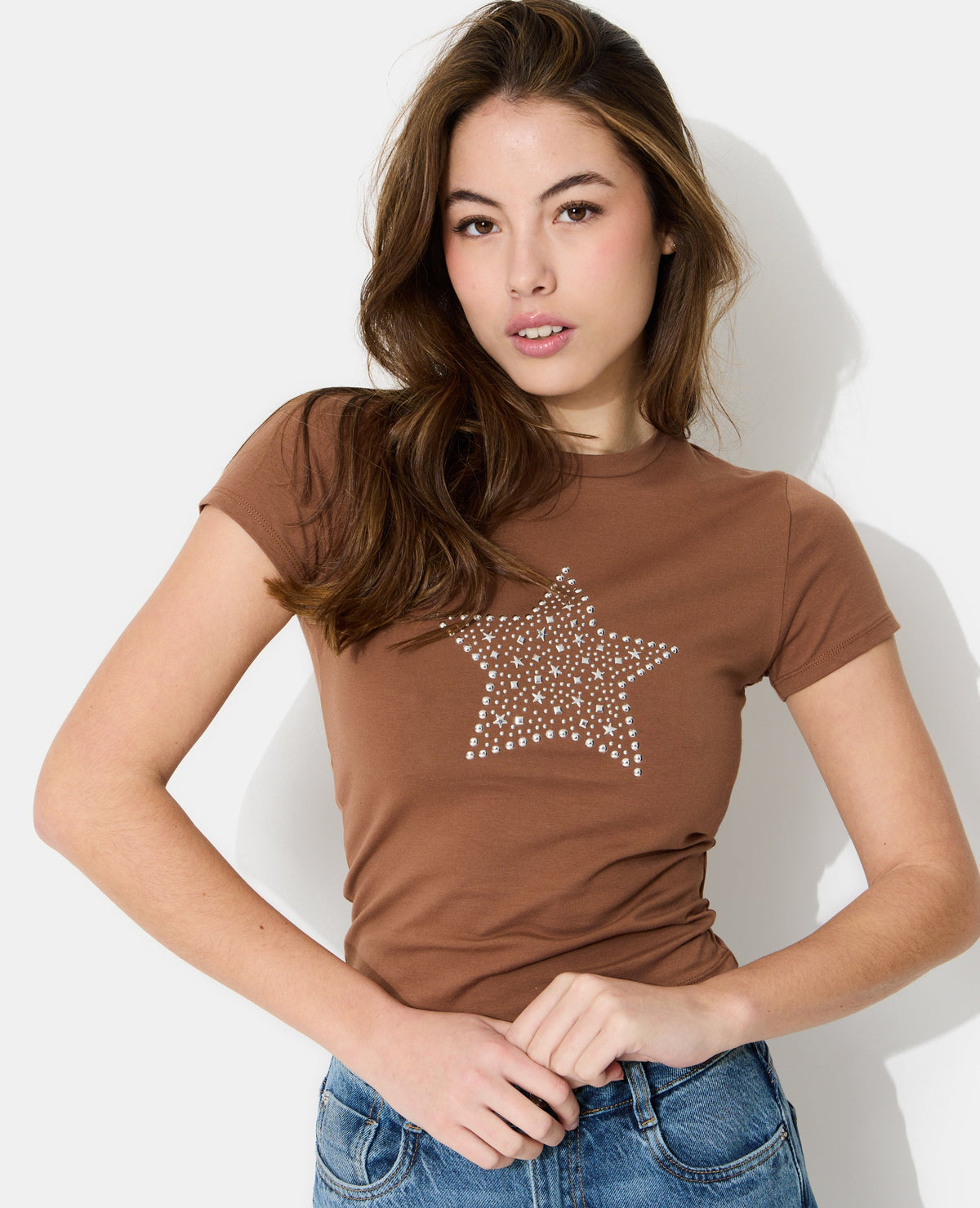 T-shirt ajusté avec étoile clous