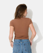 T-shirt ajusté avec étoile clous