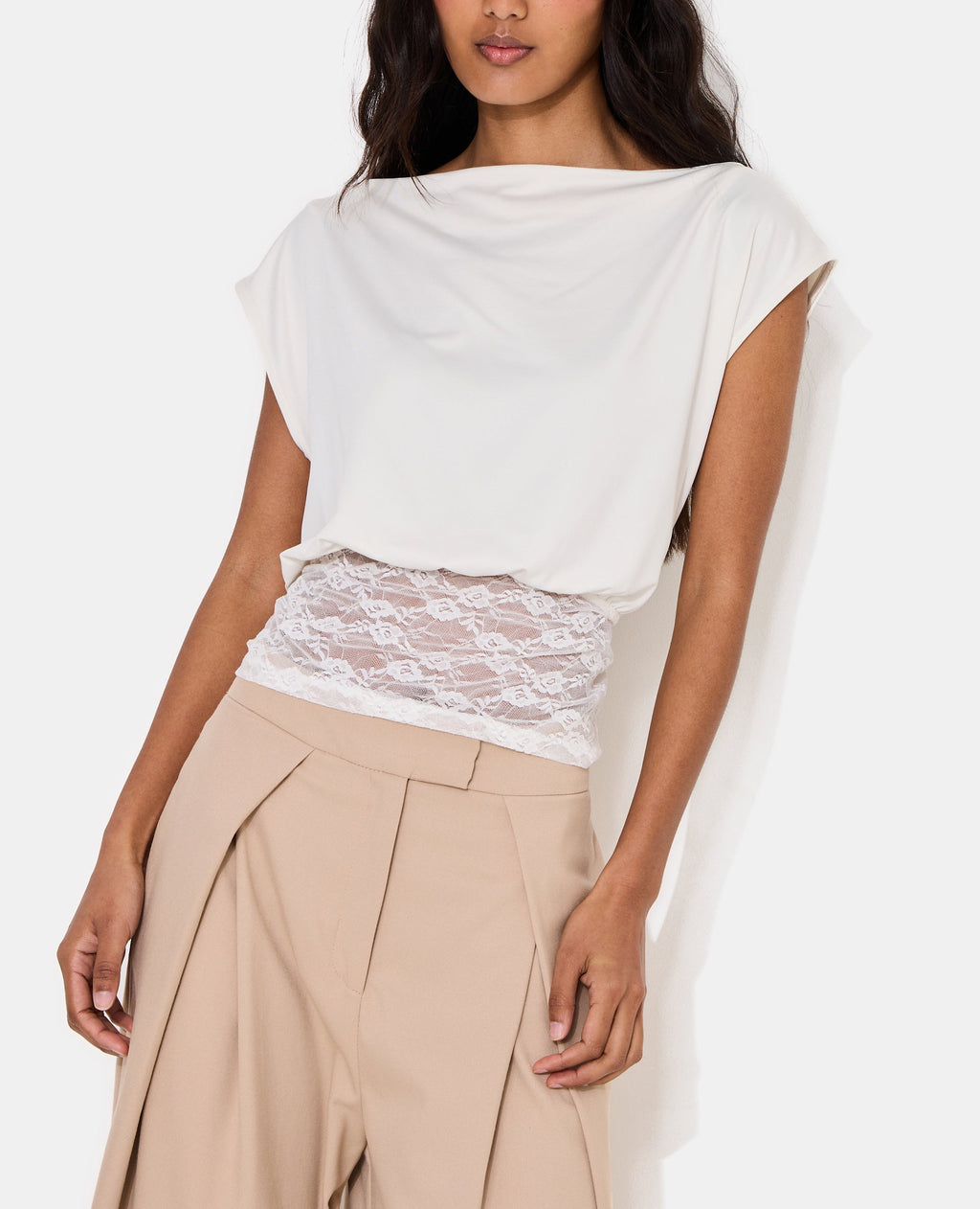 T-shirt sans manches avec dentelle
