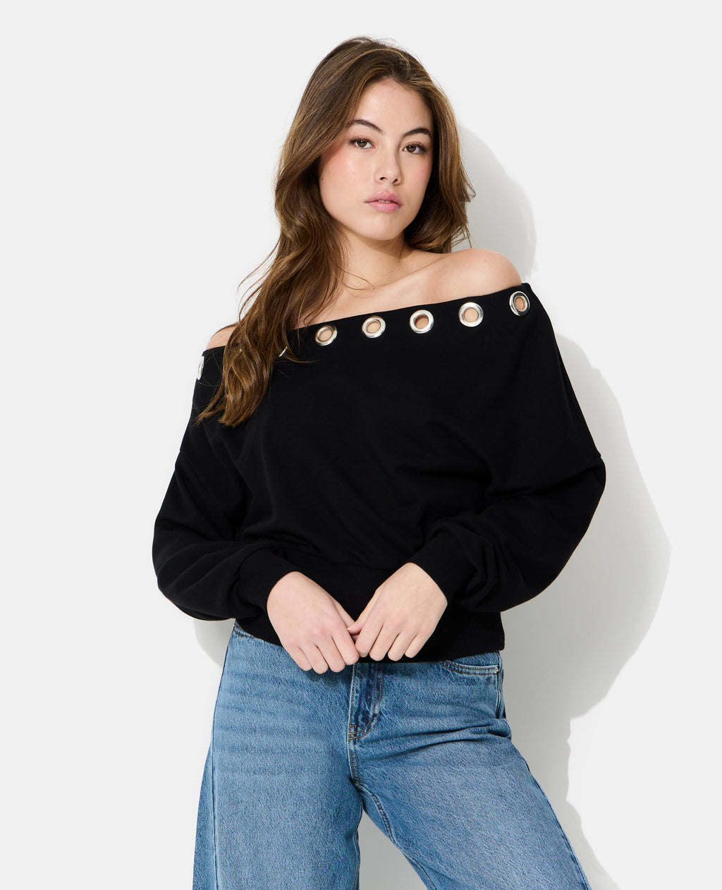 Sweat asymétrique avec œillets
