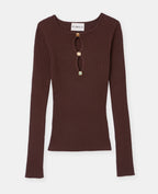 Pull fin maille côtelée avec boutons fantaisie