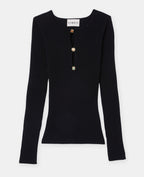 Pull fin maille côtelée avec boutons fantaisie