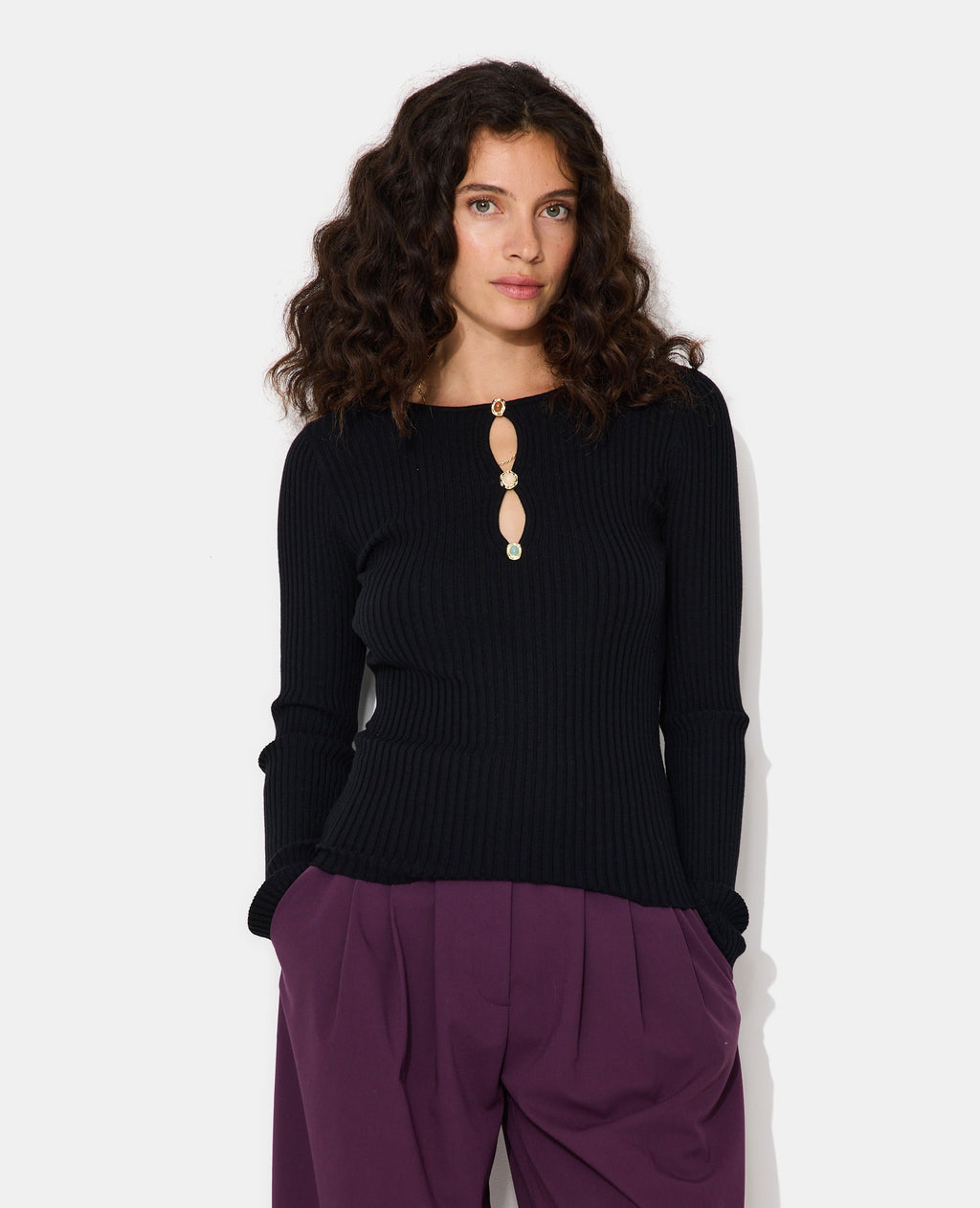 Pull fin maille côtelée avec boutons fantaisie