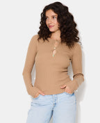 Pull fin maille côtelée avec boutons fantaisie