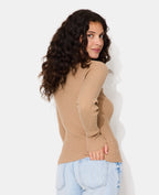 Pull fin maille côtelée avec boutons fantaisie