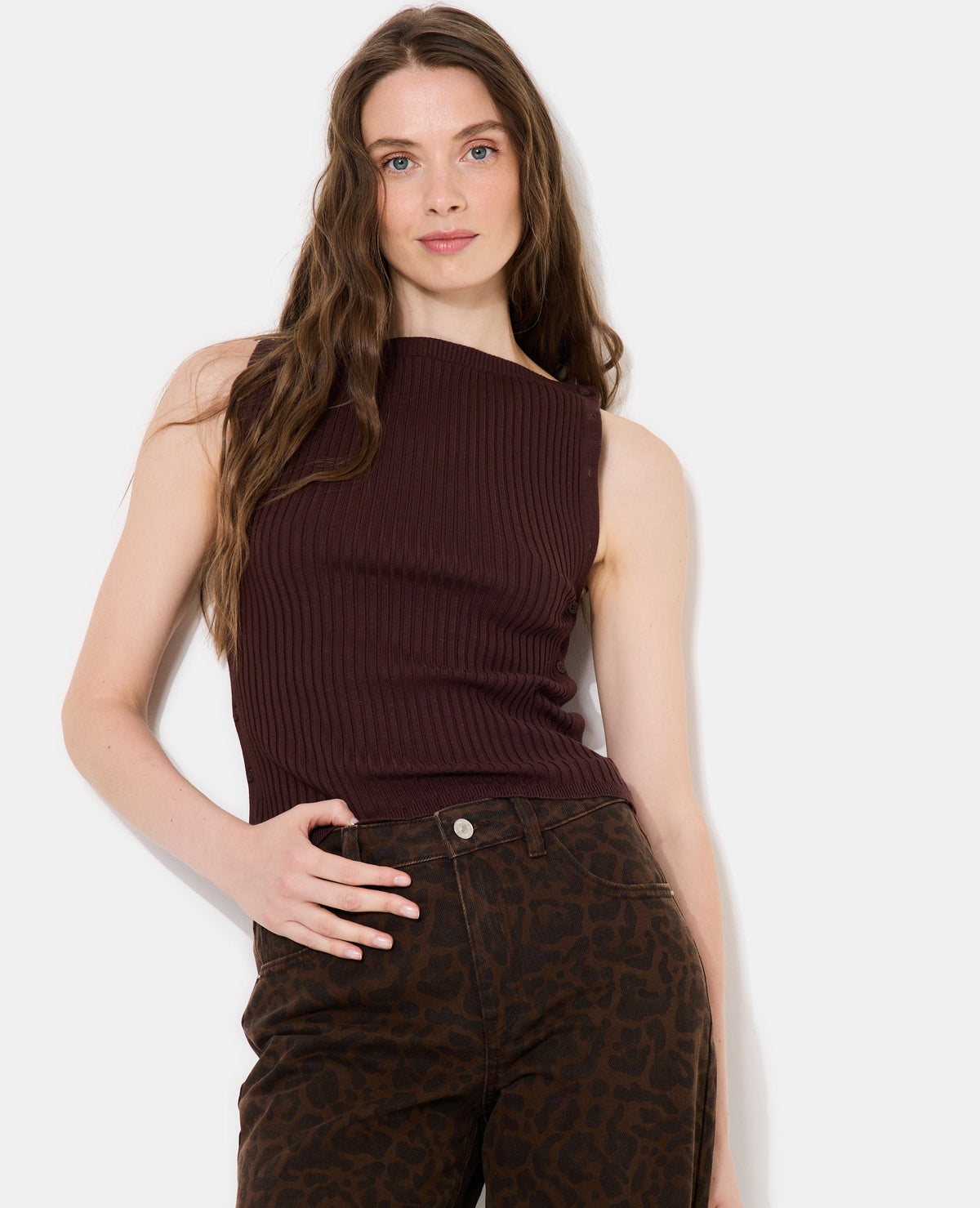 Pull sans manches avec boutons côtés