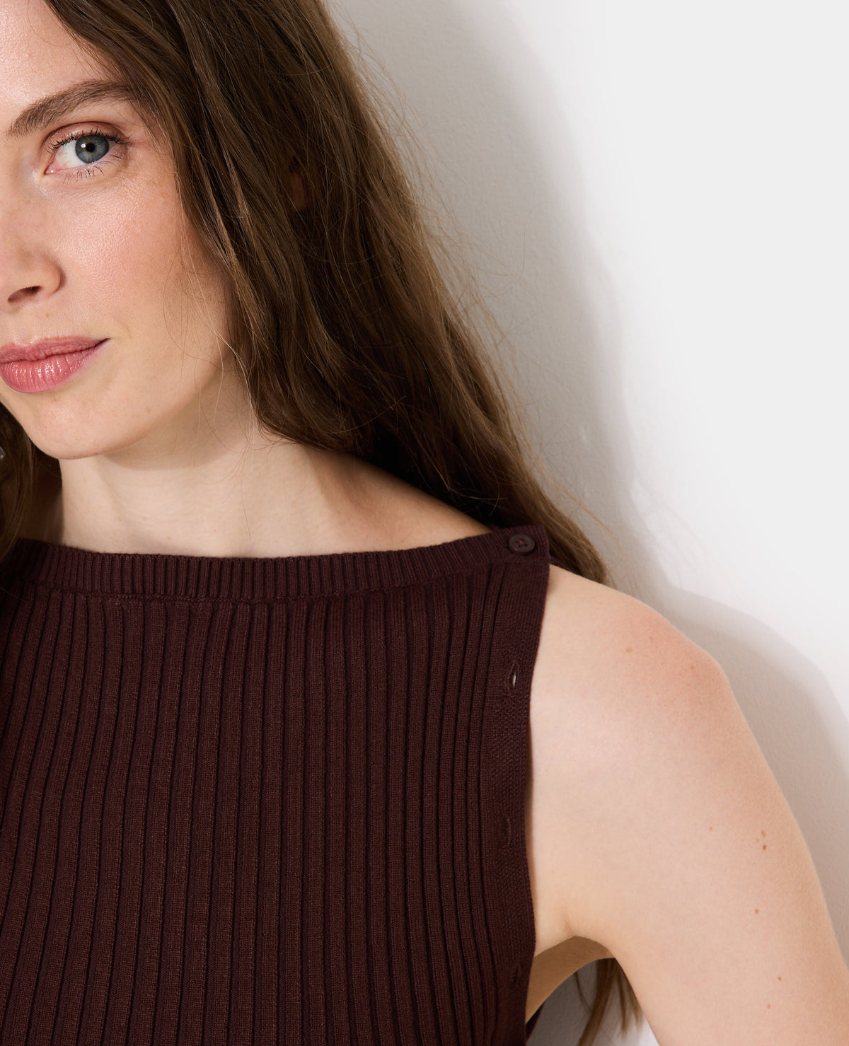 Pull sans manches avec boutons côtés