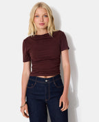 T-shirt encolure asymétrique et drapée