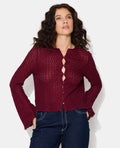 Top en dentelle avec manches flare et boutons