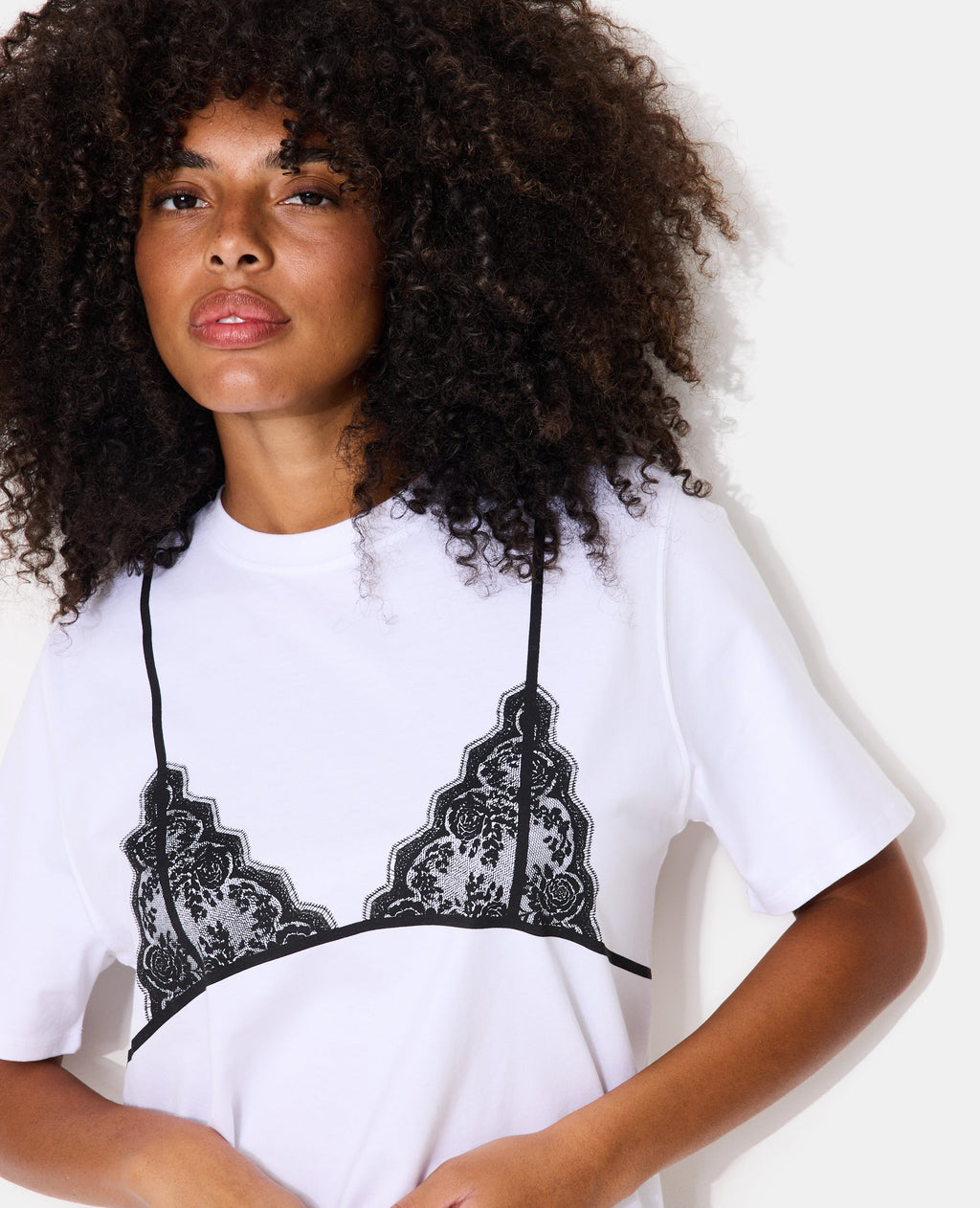 T-shirt oversize avec print soutien-gorge devant