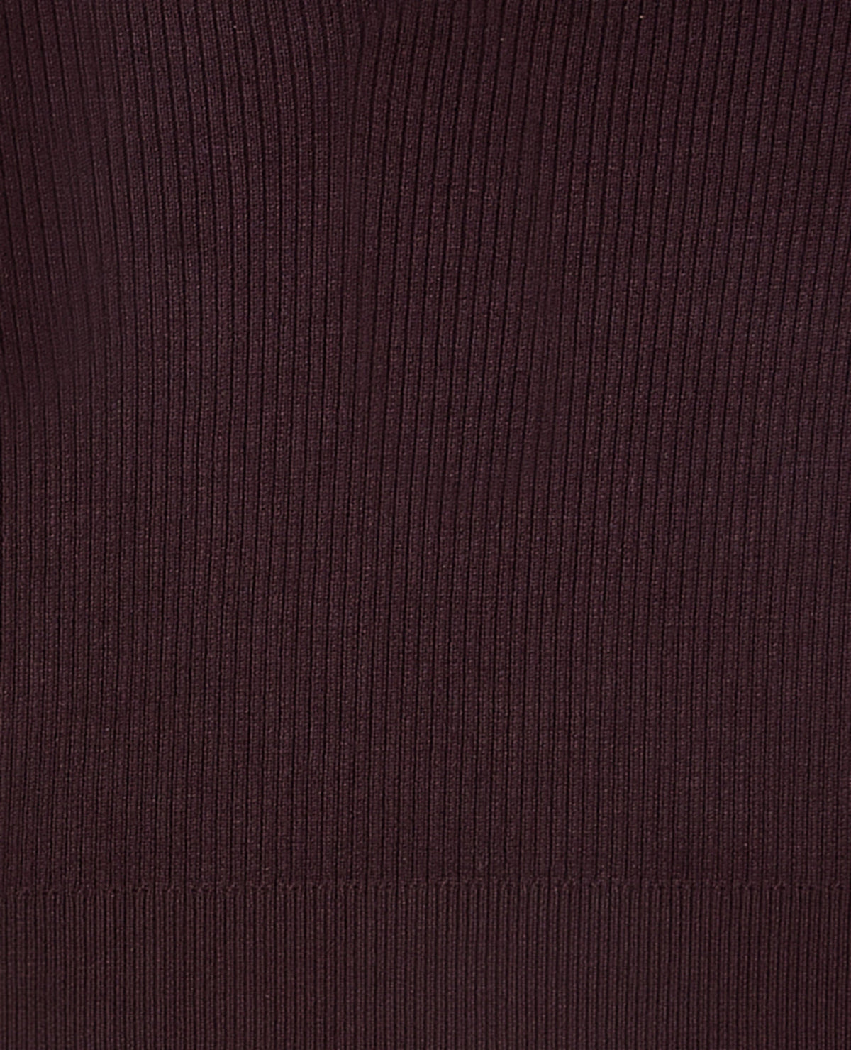 Pull fin col V en maille côtelée