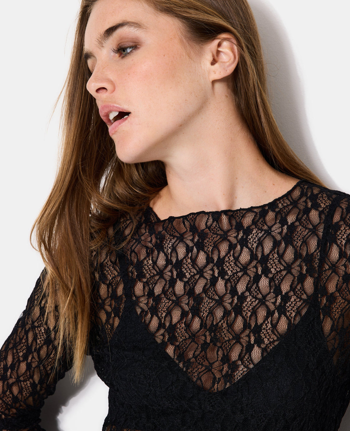 Top ajusté en dentelle